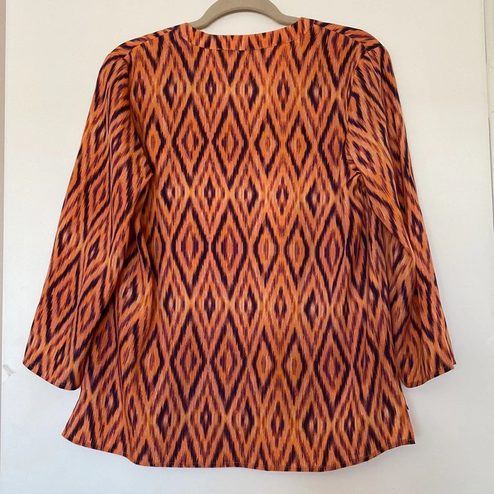 Geometric Print Top - Picture 4 of 5